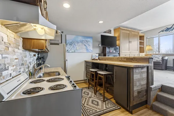 $289,000 | 8 Cascades Drive, Unit B14, Newry, ME 04261