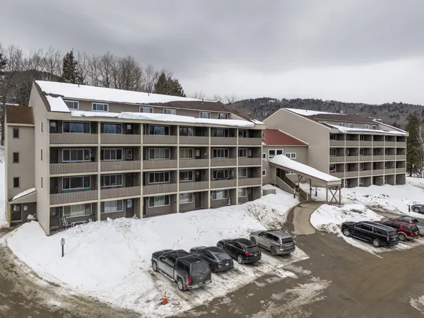 $289,000 | 8 Cascades Drive, Unit B14, Newry, ME 04261