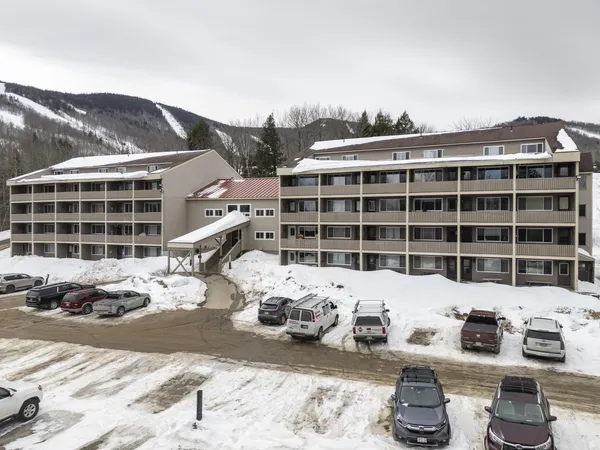 $289,000 | 8 Cascades Drive, Unit B14, Newry, ME 04261