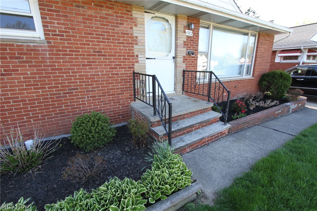 1682 Rush Road Wickliffe, OH 44092 - Photo 4 of 26 Gallery Image 4