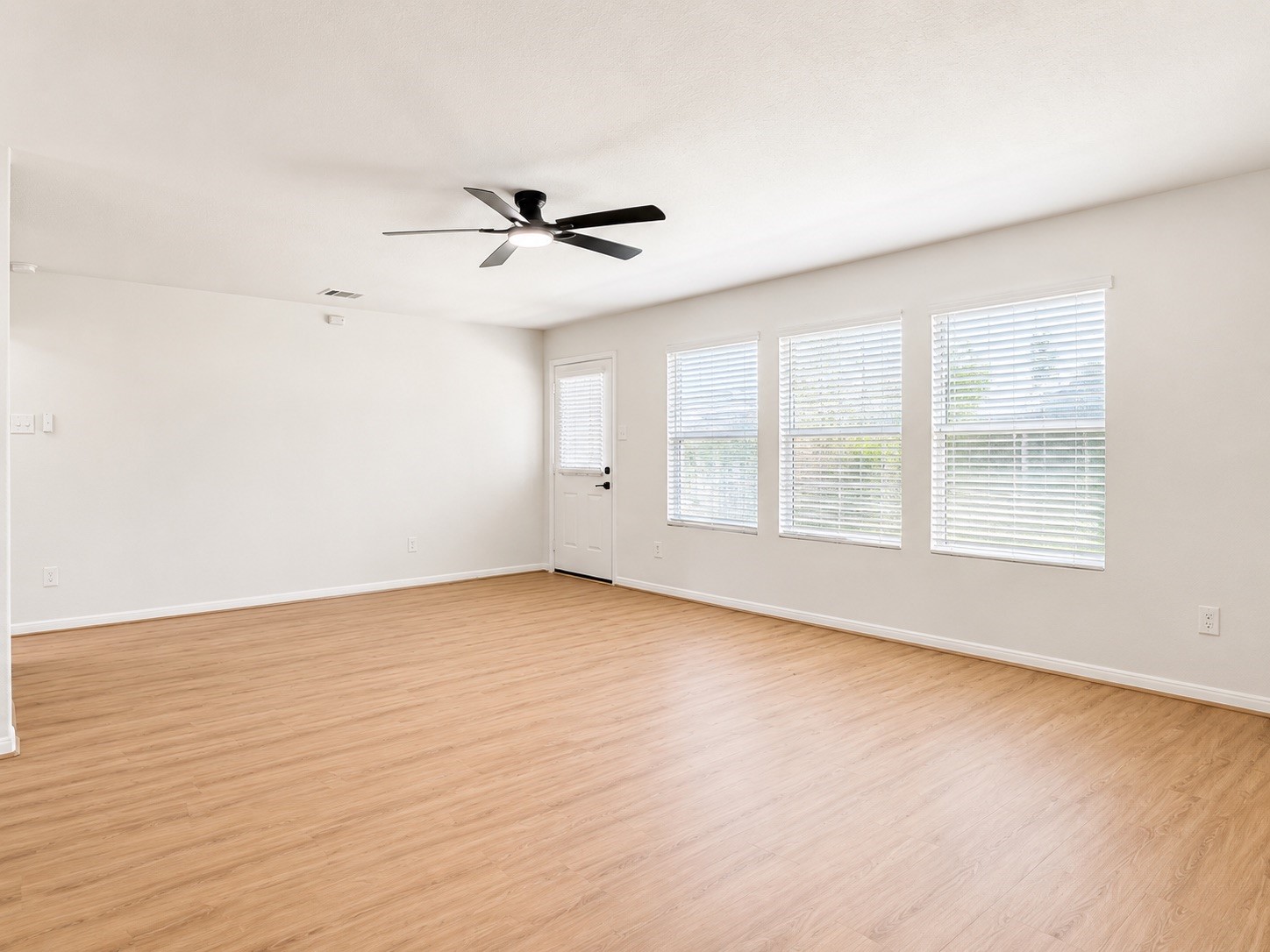 15911 Sheldon Ridge Way Houston, TX 77044 - Photo 12 of 30 Gallery Image 12