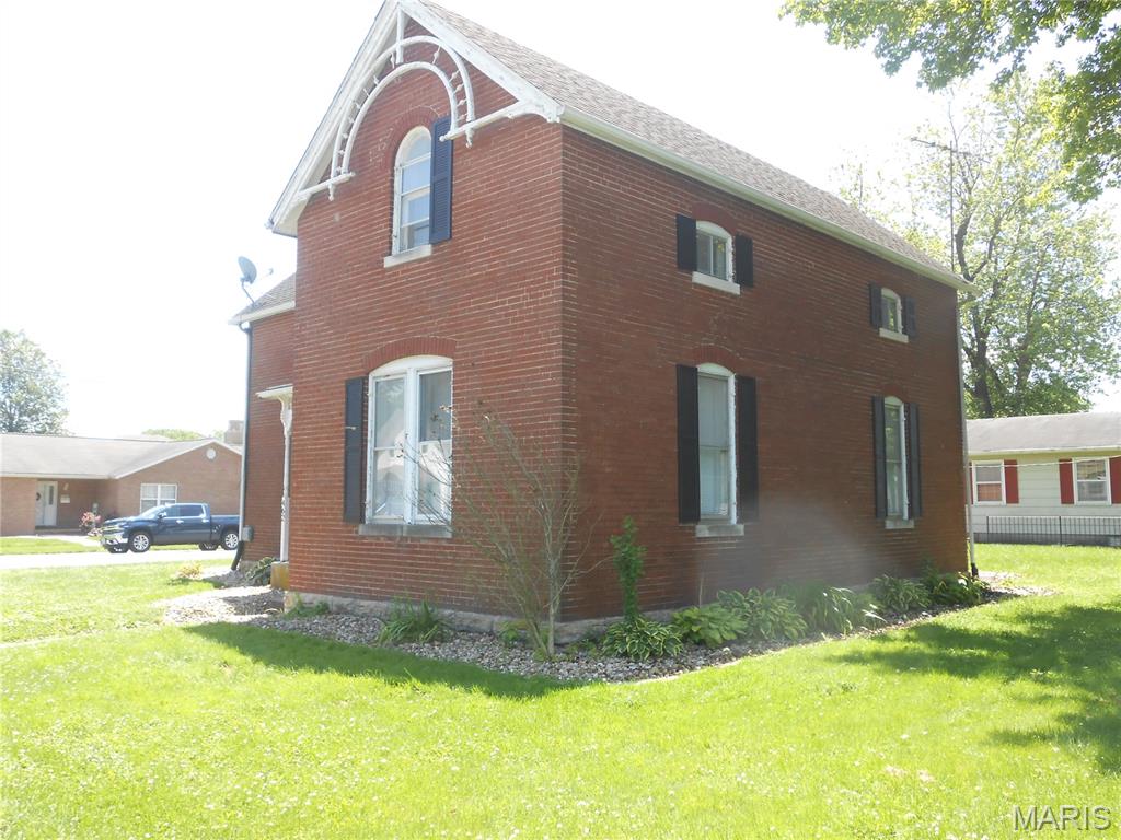 462 South 2nd Street Breese, IL 62230 - Photo 4 of 25