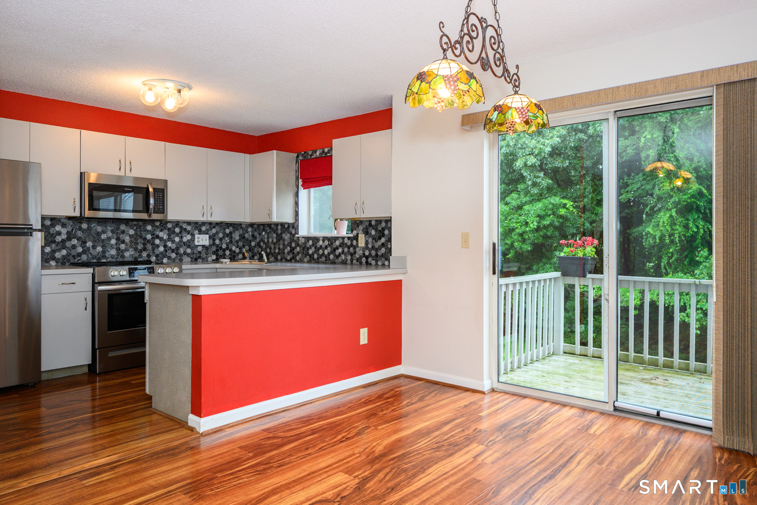 925 Oronoke Road Waterbury, CT 06708 - Photo 7 of 33