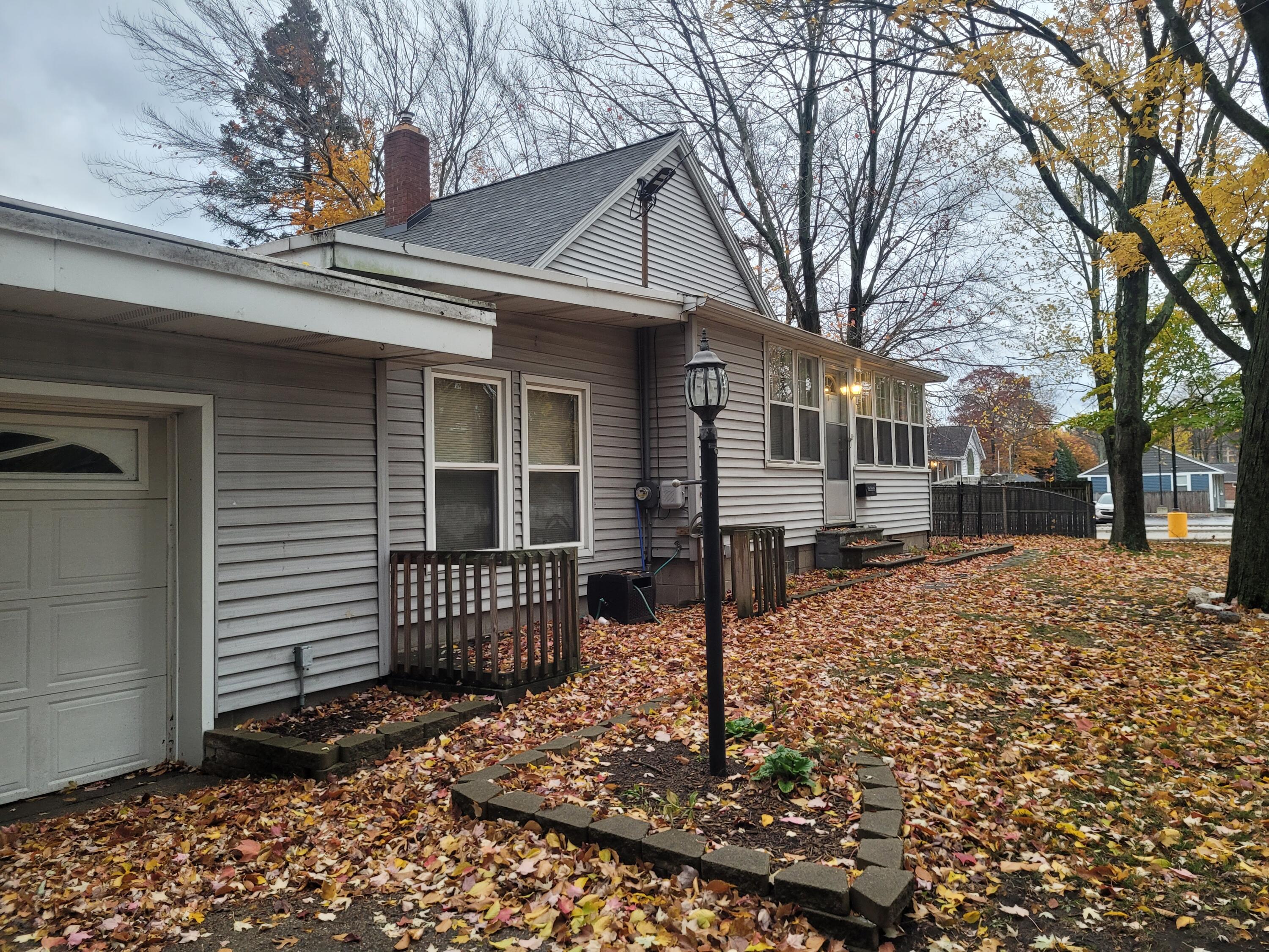 3308 Maple Grove Road Muskegon, MI 49441 - Photo 2 of 38 20211111_161038 (1)
