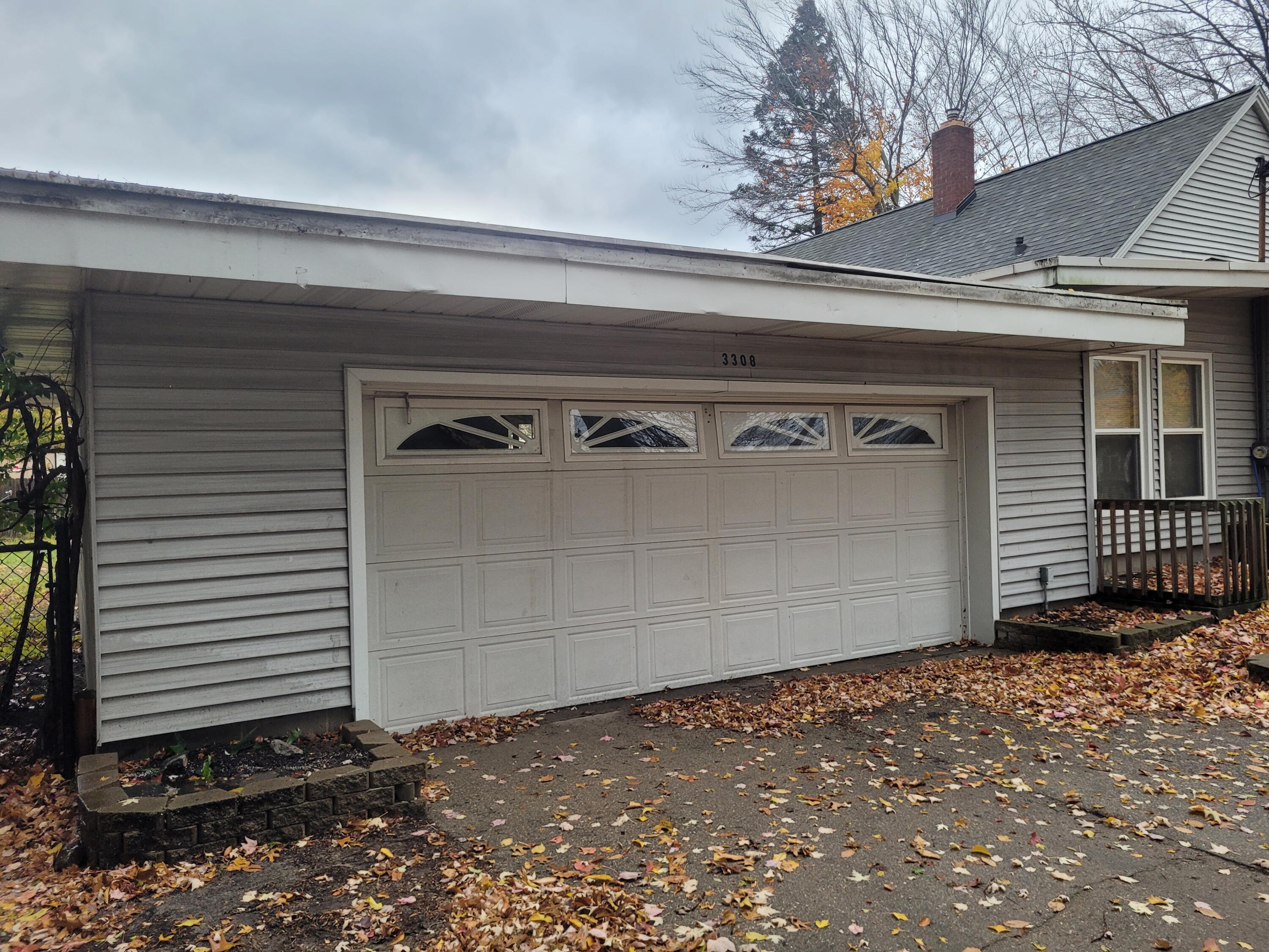 3308 Maple Grove Road Muskegon, MI 49441 - Photo 3 of 38 20211111_161029