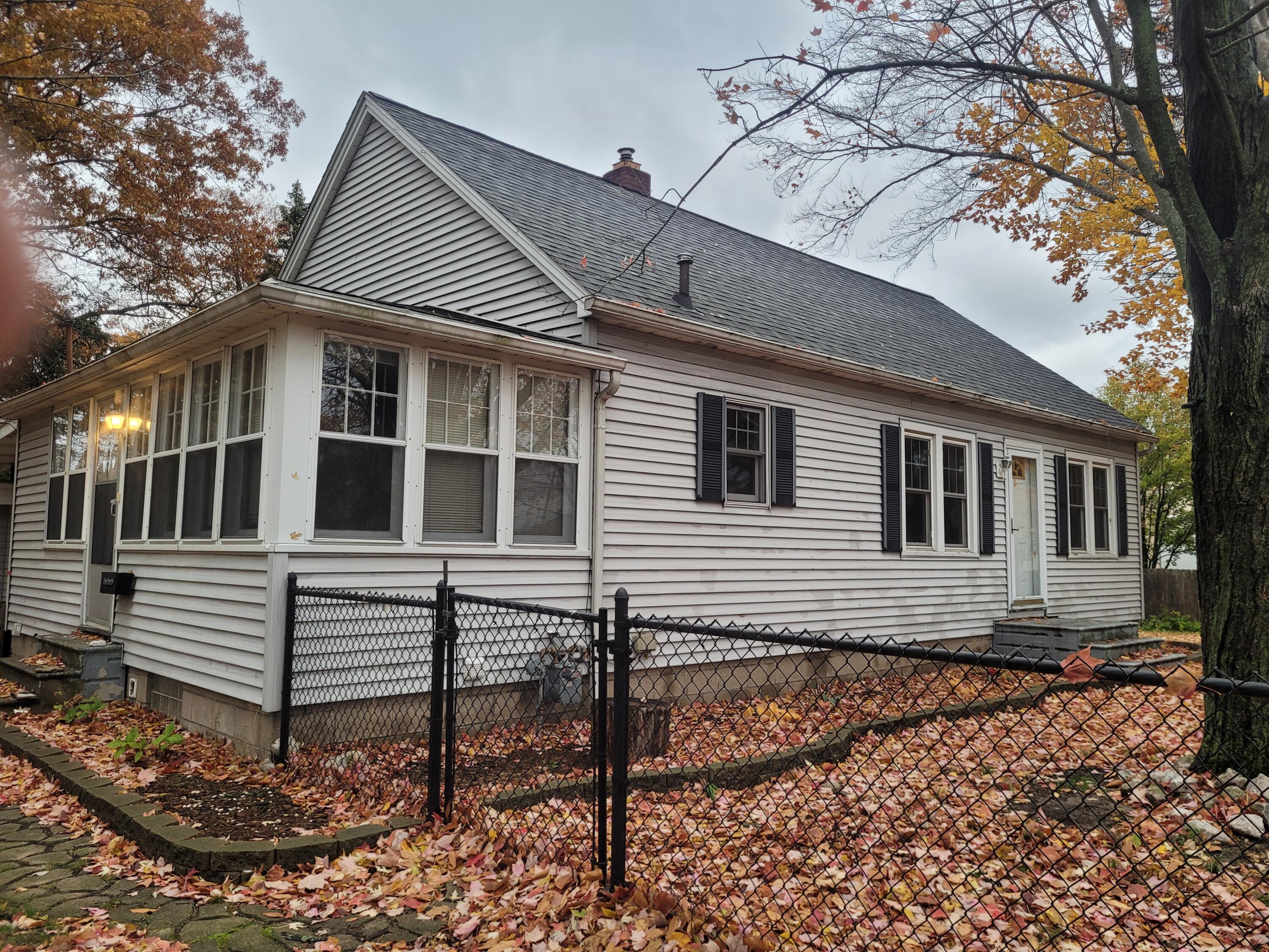 3308 Maple Grove Road Muskegon, MI 49441 - Photo 4 of 38 20211111_161122 (2)