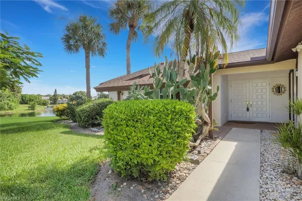 $375,000 | 147 Round Key Circle, Unit P1, Naples, FL 34112