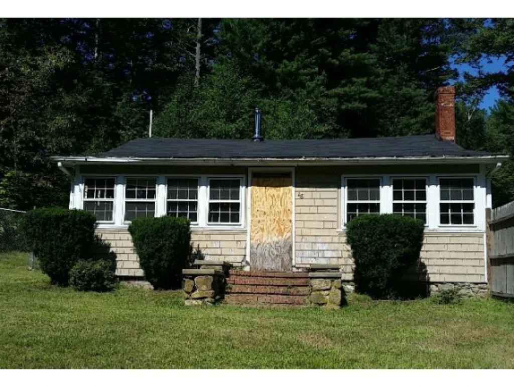 48 Great Pond Road Kingston, NH 03848 - Photo 1 of 7 Gallery Image 1
