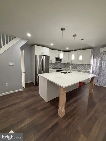 $2,000 | 516 Mayland Street, Philadelphia, PA 19144