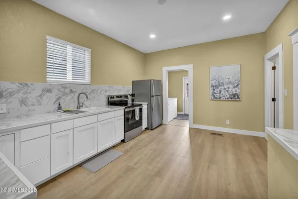 $3,500 | 33 West 8th Street, Reno, NV 89503