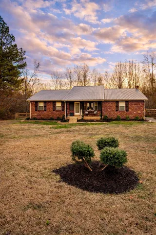 a view of a lake with house
