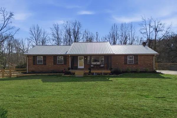 $421,000 | 108 St James Street, Charlotte, TN 37036
