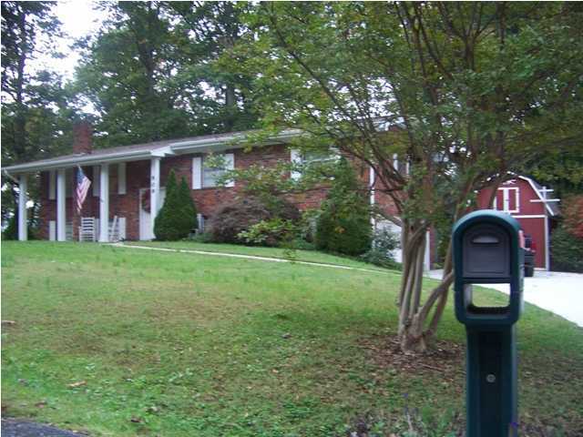 809 Ellen Road Hixson, TN 37343 - Photo 1 of 14 Primary Photo
