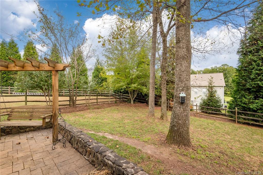 635 Eaton Court Fort Mill, SC 29708 - Photo 3 of 28 a view of a yard