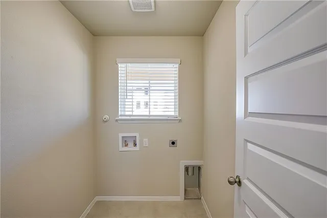 $1,595 | 306 Delta Crest, Maxwell, TX 78656