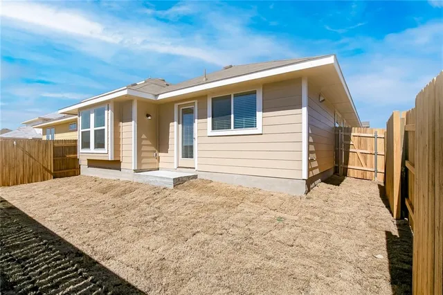 $1,595 | 306 Delta Crest, Maxwell, TX 78656