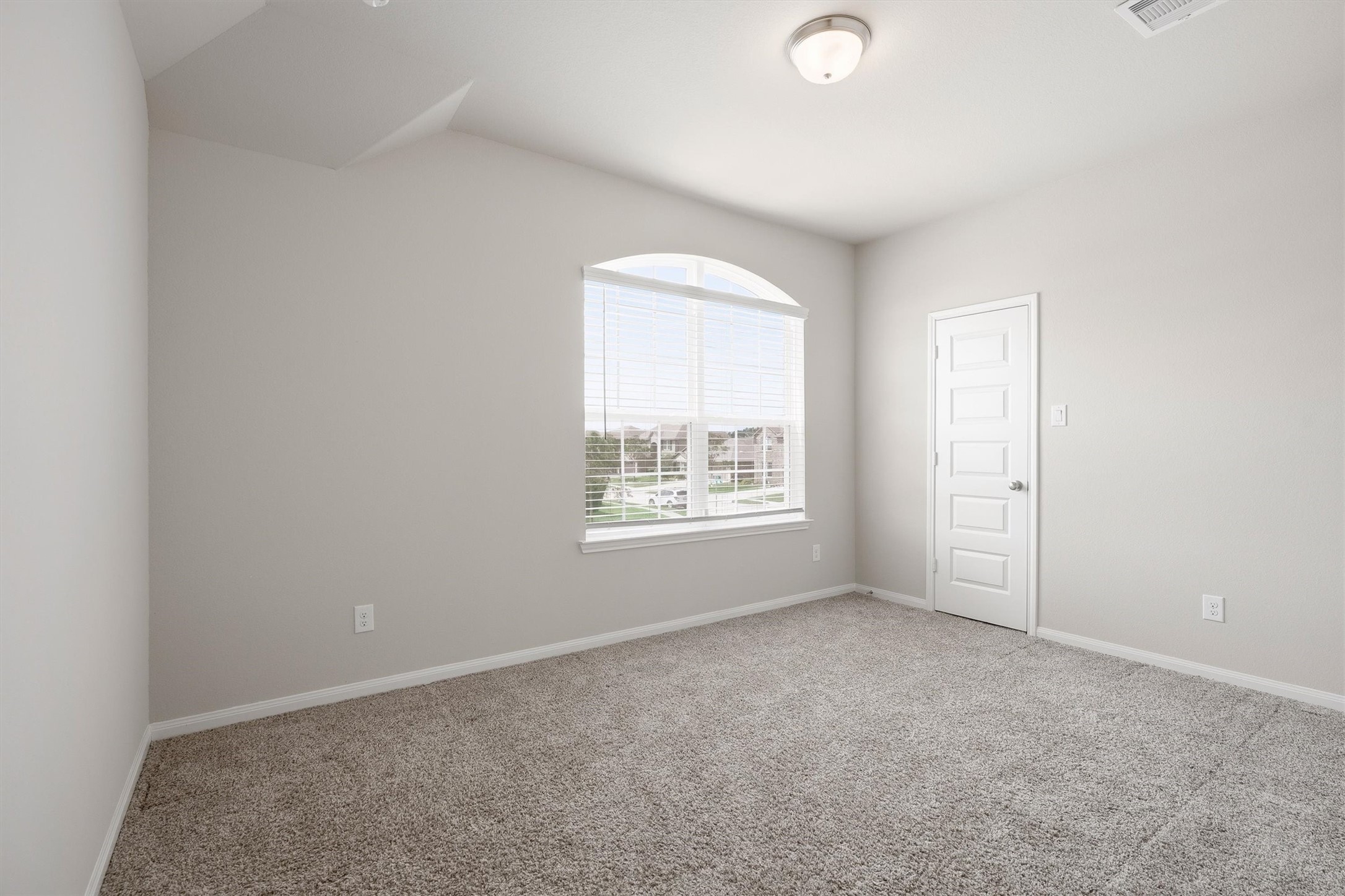 2413 Olancha Drive Rosharon, TX 77583 - Photo 30 of 41 Another secondary bedroom with a great closet space