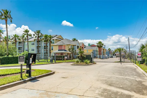 $315,000 | 7000 Seawall Boulevard, Unit 316, Galveston, TX 77551