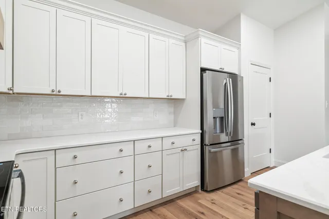 $532,800 | 107 Alpine Drive, Clinton, TN 37716