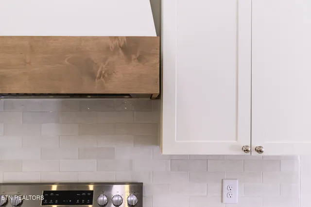 $532,800 | 107 Alpine Drive, Clinton, TN 37716