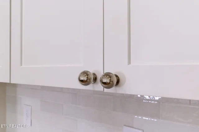 $532,800 | 107 Alpine Drive, Clinton, TN 37716