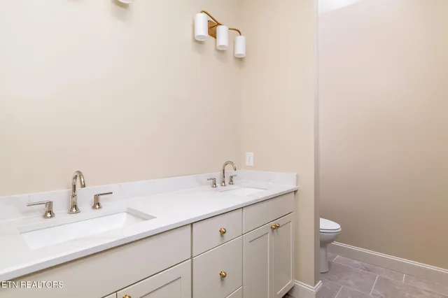 $532,800 | 107 Alpine Drive, Clinton, TN 37716