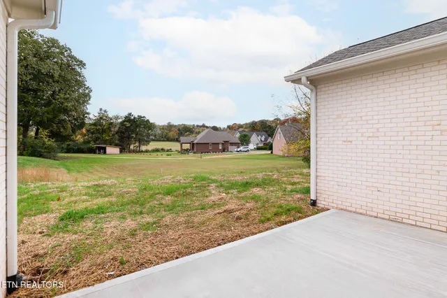 $532,800 | 107 Alpine Drive, Clinton, TN 37716