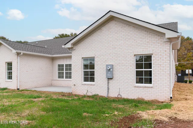 $532,800 | 107 Alpine Drive, Clinton, TN 37716