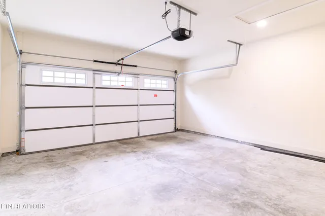 $532,800 | 107 Alpine Drive, Clinton, TN 37716