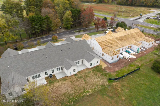 $532,800 | 107 Alpine Drive, Clinton, TN 37716