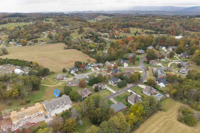 $532,800 | 107 Alpine Drive, Clinton, TN 37716