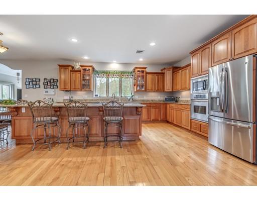 6 Collette Road Wakefield, MA 01880 - Photo 9 of 30 Gallery Image 9