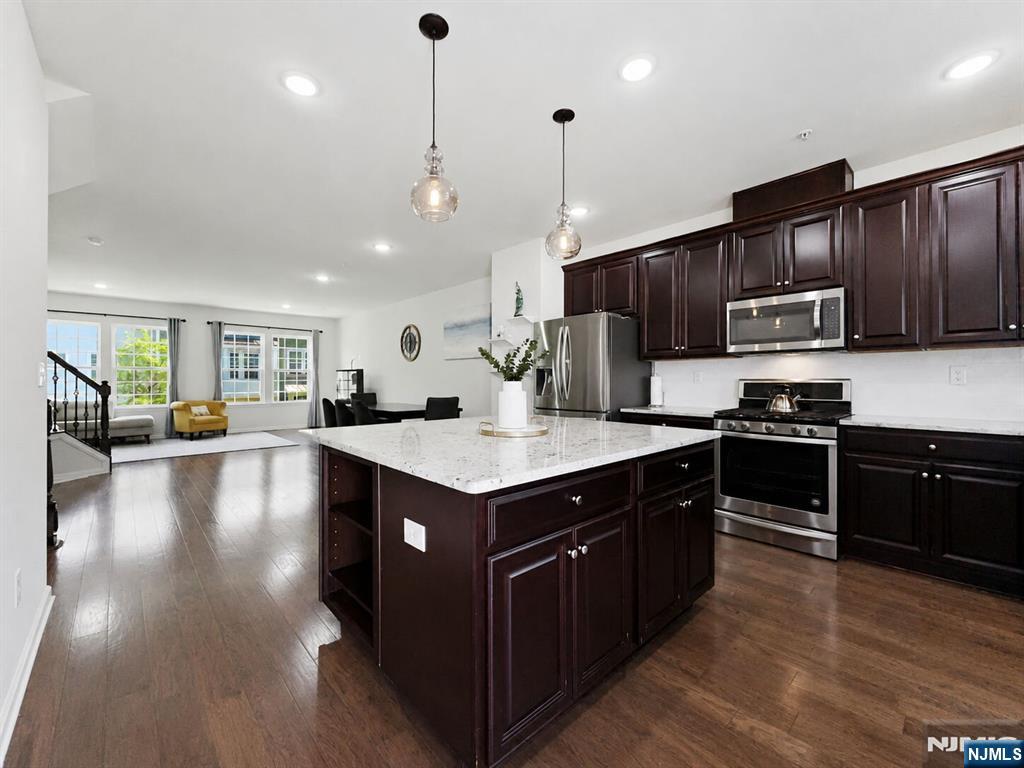 85 Truman Drive Wood-Ridge, NJ 07075 - Photo 16 of 47