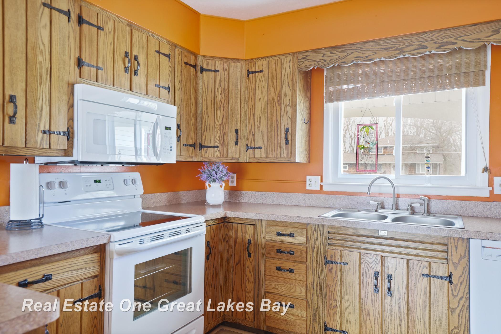 7819 North River Road Freeland, MI 48623 - Photo 15 of 40 Gallery Image 15