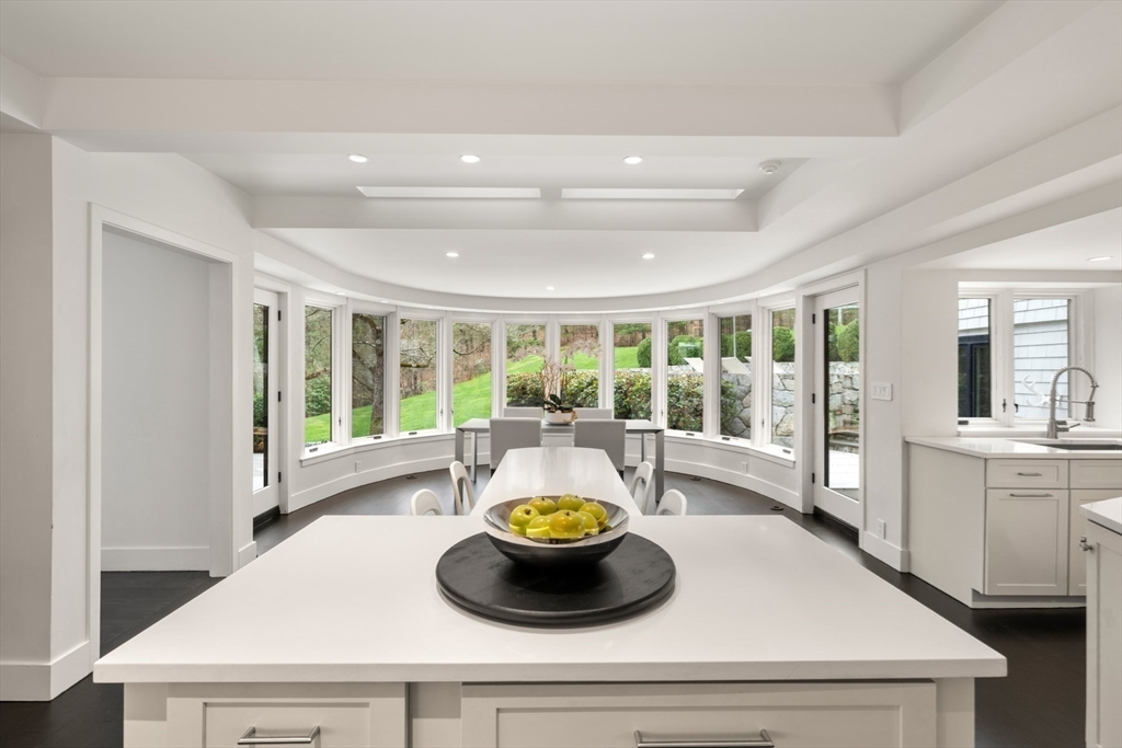 44 Meadowbrook Road Weston, MA 02493 - Photo 12 of 42 Gallery Image 12