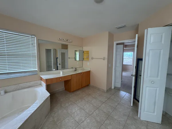 $3,450 | 6457 Adriatic Way, Lake Belvedere Estates, FL 33413