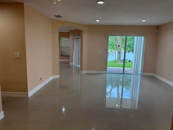 $3,450 | 6457 Adriatic Way, Lake Belvedere Estates, FL 33413