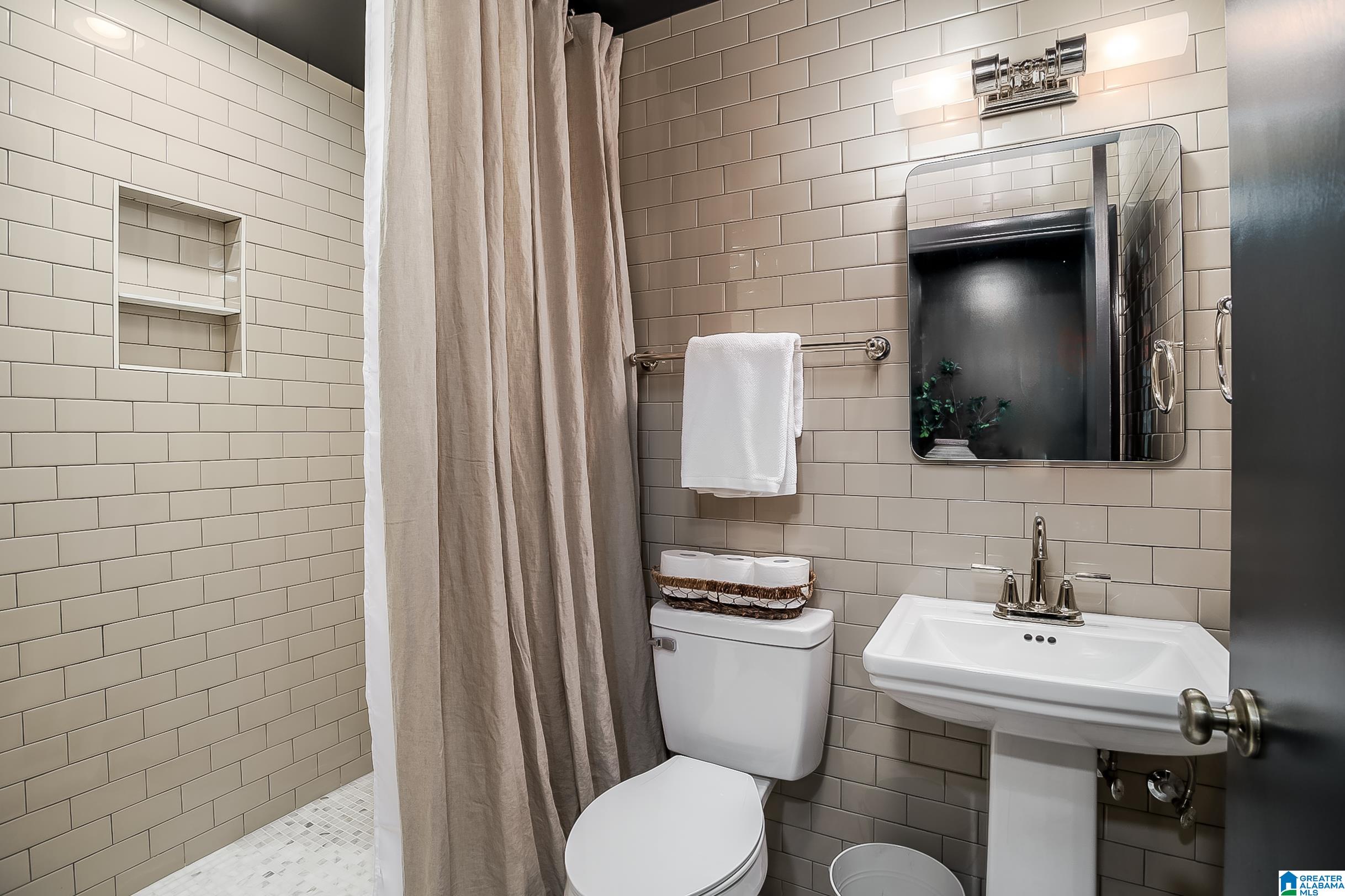 912 Irving Road Birmingham, AL 35209 - Photo 30 of 40