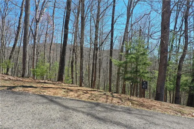 $37,900 | 240 Olde Stone Drive, Lansing, NC 28643