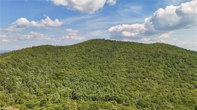 $37,900 | 240 Olde Stone Drive, Lansing, NC 28643