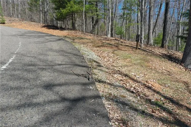 $37,900 | 240 Olde Stone Drive, Lansing, NC 28643