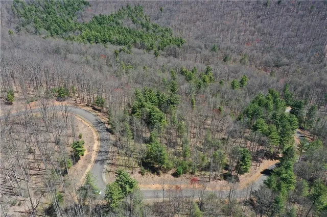 $37,900 | 240 Olde Stone Drive, Lansing, NC 28643