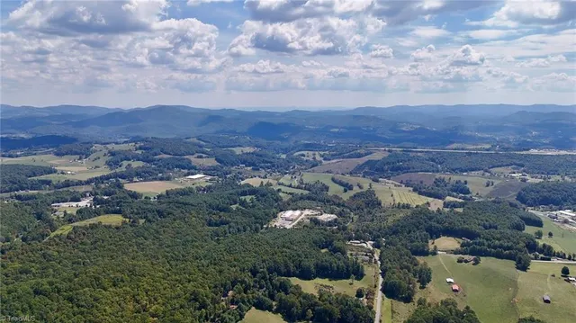 $37,900 | 240 Olde Stone Drive, Lansing, NC 28643