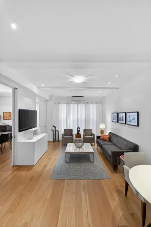 $1,075,000 | 146 East 49th Street, Unit 9B | Midtown East