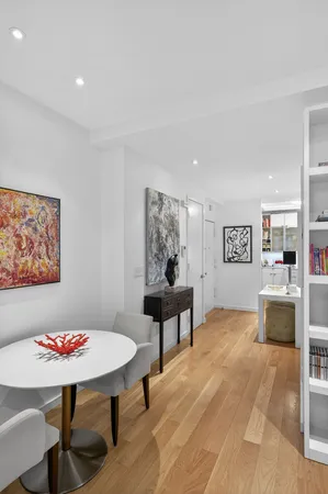 $1,075,000 | 146 East 49th Street, Unit 9B | Midtown East
