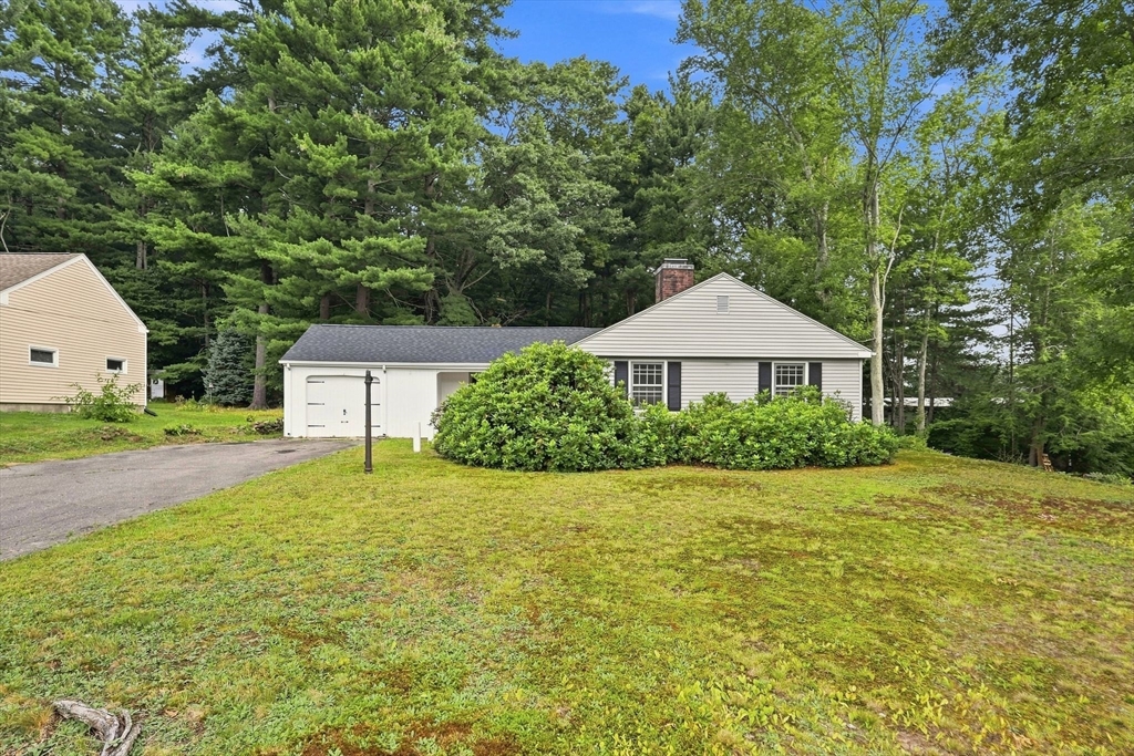 92 Oak Hollow Road Springfield, MA 01128 - Photo 1 of 41 Gallery Image 1