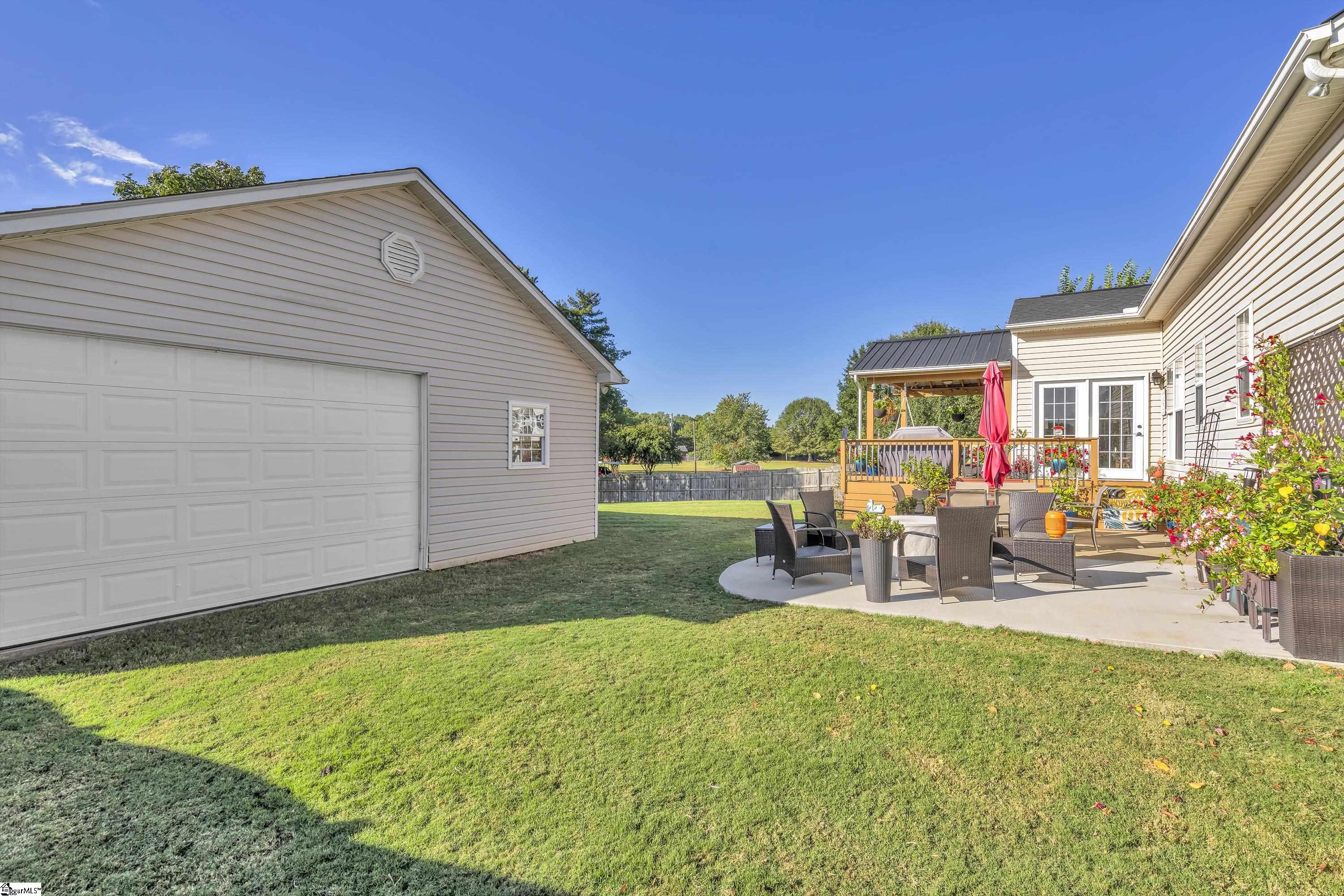 111 Castleton Circle Boiling Springs, SC 29316 - Photo 28 of 35