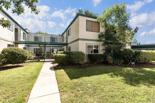 $349,000 | East Grand Avenue, Unit 105, Escondido, CA 92027
