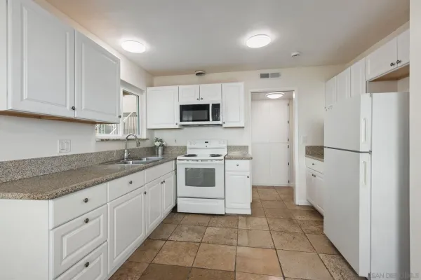 $349,000 | East Grand Avenue, Unit 105, Escondido, CA 92027