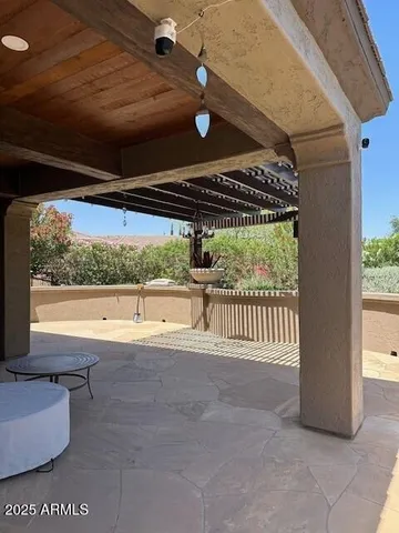a view of an outdoor space